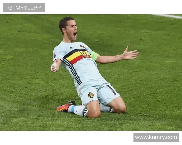 阿扎尔与世界足球球星的关系解析：从队友到竞争者的多维互动